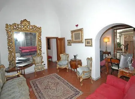 Santa Trinita Hotel *